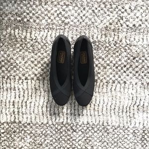 Munro Black Block Heel Pumps